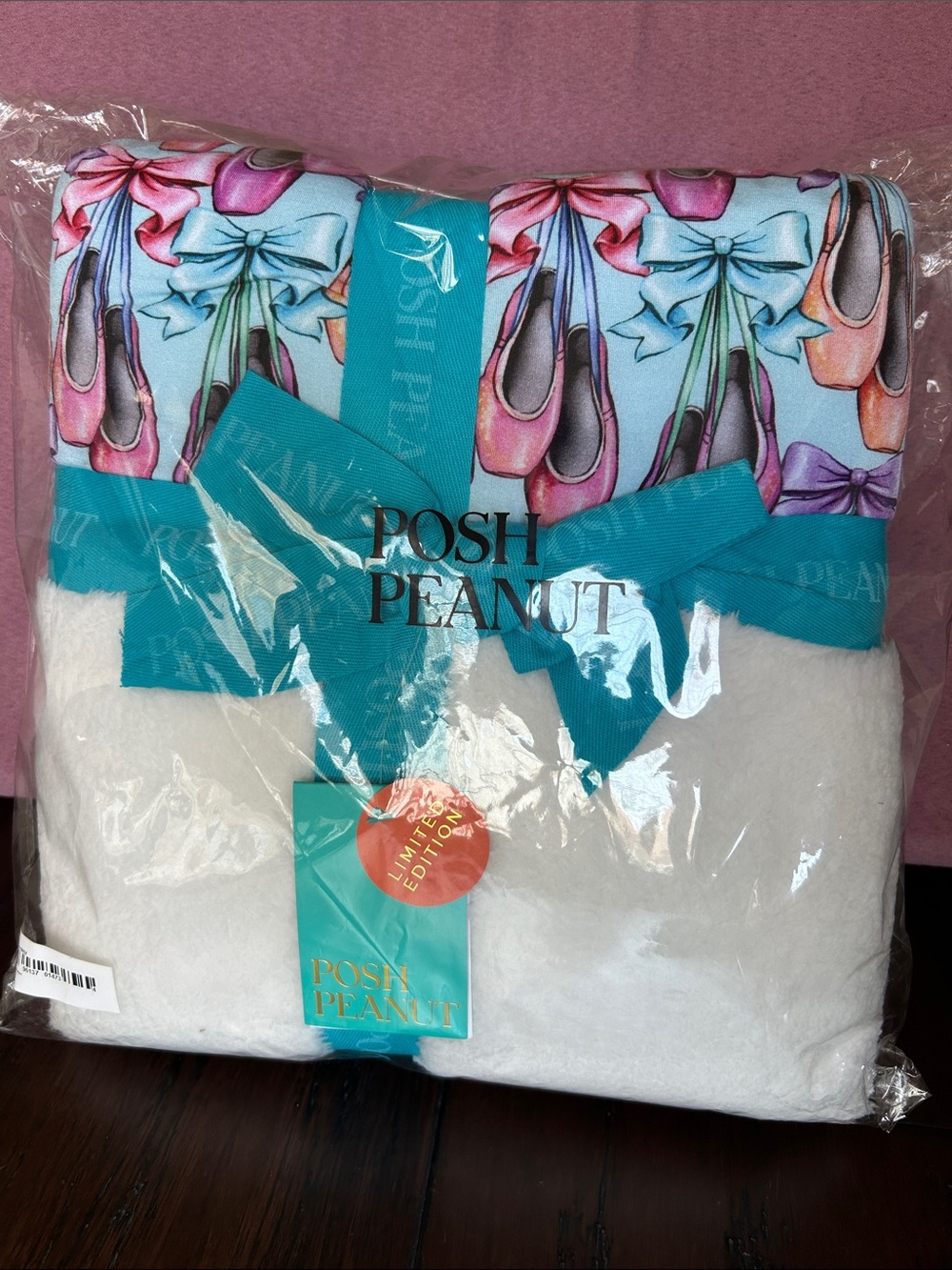 NWT Irina Posh Peanut White Plush Blanket with Ballet Bow & Shoe Print